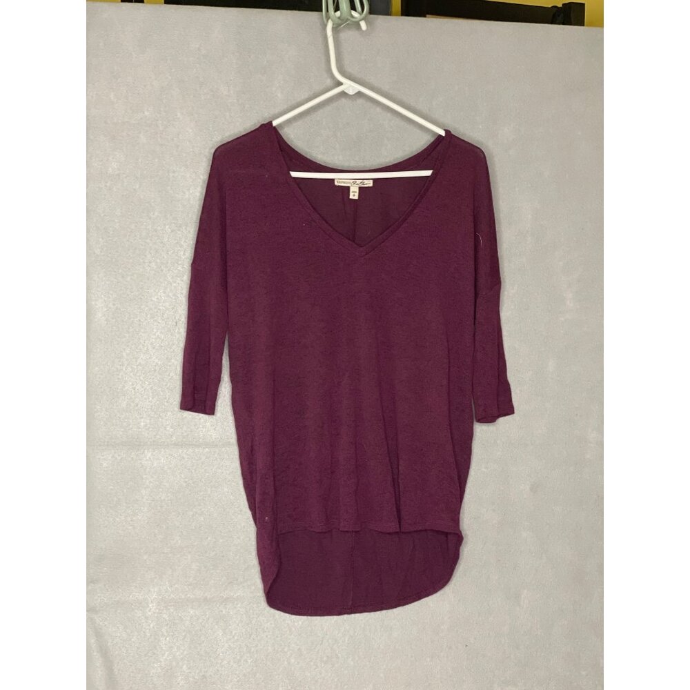 Express One Eleven Womens Small Purple Burgandy V Neck High Low Top Rayon Blend